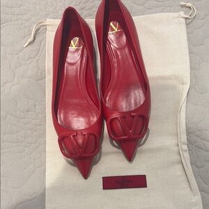 Valentino Authentic Red Flats Elegant Pointed-Toe Design